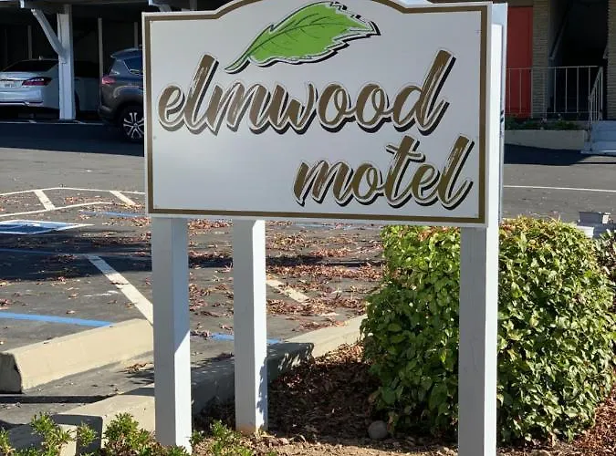 Elmwood Motel
